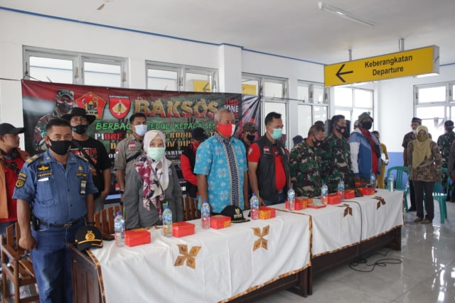 Kunjungan komunitas Pajero Indonesia One bersama KodiklatAD dan Kodam IV Diponegoro ke Karimunjawa, sekaligus bakti sosial ke masyarakat yang terdampak kondisi pandemi Foto: dok. PI One