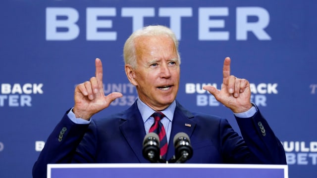 Calon presiden AS dari Partai Demokrat Joe Biden saat tampil di Wilmington, Delaware, AS, 4 September 2020. Foto: Kevin Lamarque/REUTERS