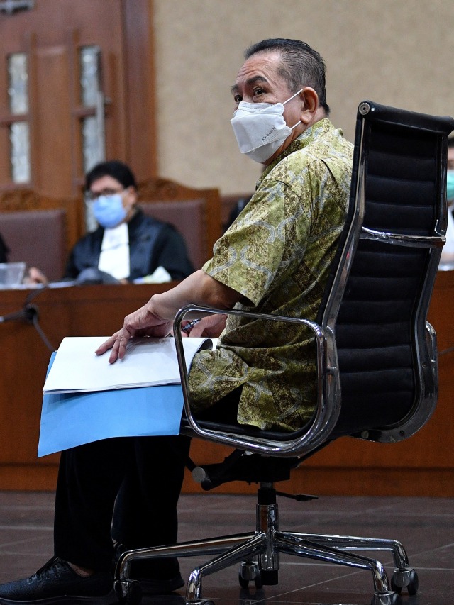 Terpidana kasus cessie Bank Bali Joko Tjandra menjalani sidang dakwaan dalam perkara dugaan suap kepada jaksa dan perwira tinggi Polri serta pemufakatan jahat di Pengadilan Tipikor, Jakarta, Senin (2/11).  Foto: Sigid Kurniawan/ANTARA FOTO