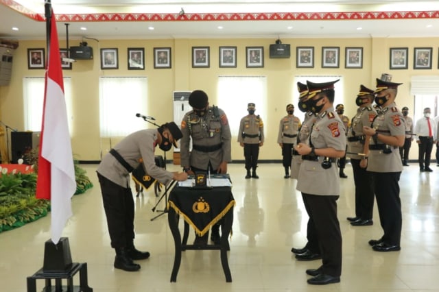 Kapolres Buton dan Kapolres Bombana Resmi Berganti (4499)