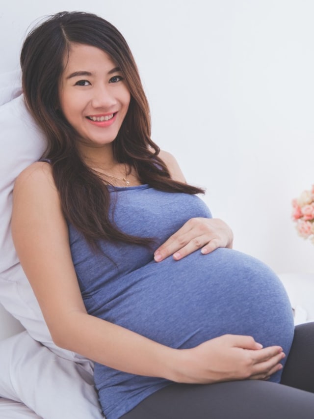 Merawat dan menjaga kebersihan payudara saat hamil sangat penting Foto: Shutterstock