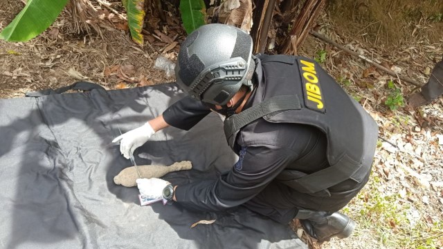 Warga Temukan Mortir Sisa Perang II, Brimob Sumut Lakukan Disposal (134277)