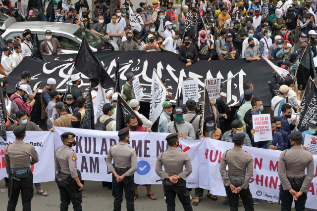 Suasana saat demo menentang Presiden Prancis Emmanuel Macron di kawasan Kedubes Prancis, Jakarta, Rabu (4/11). Foto: Bay Ismoyo/AFP