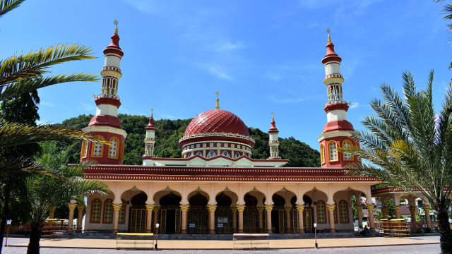 Masjid Istiqamah di Kota Tapak Tuan, Ibu Kota Aceh Selatan. Foto 2019: Adi Warsidi/acehkini