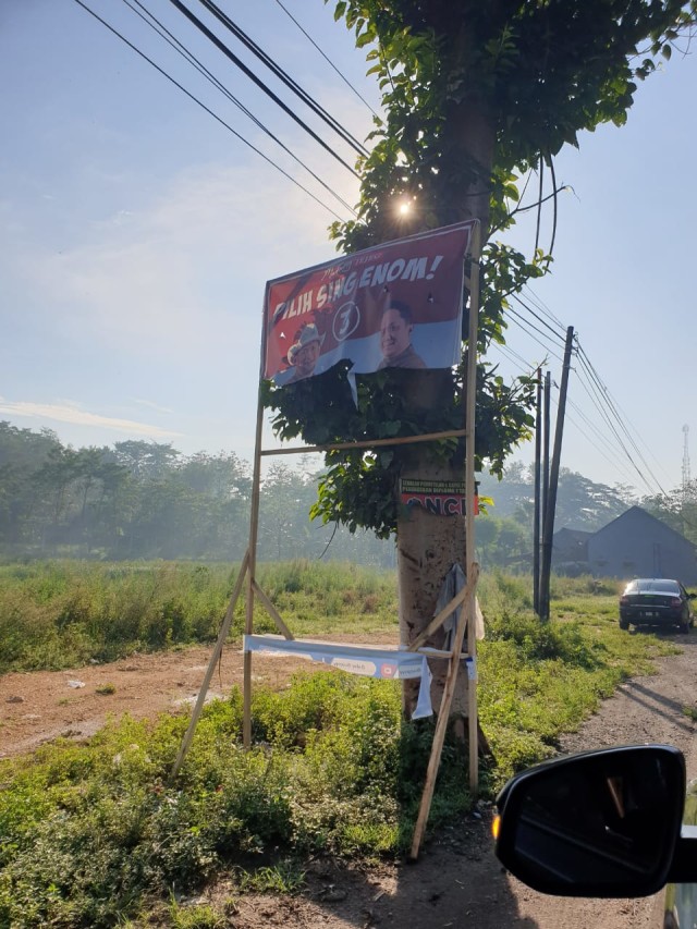 Banner Malang Jejeg yang dirusak oleh orang tak bertanggung jawab. Foto dok.