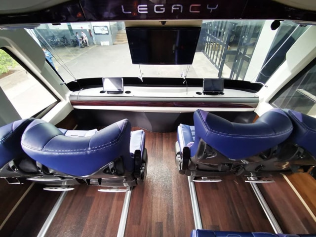 Intip Kemewahan Bus Double Decker Laju Prima, Punya Sunroof! (260)