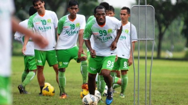Eric Djemba-Djemba, Eks MU yang Pernah Tarkam di Indonesia, Apa Kabarnya Kini? (381936)
