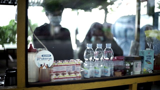 Kedai kopi Oji dan Valda yang merupakan usaha bentukan peserta Kartu Prakerja di Ternate. Foto: PMO Kartu Prakerja