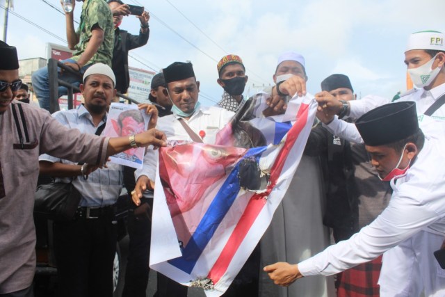 Aksi Bela Nabi di Aceh Barat, Massa Desak Pemerintah Boikot Produk Prancis (11178)