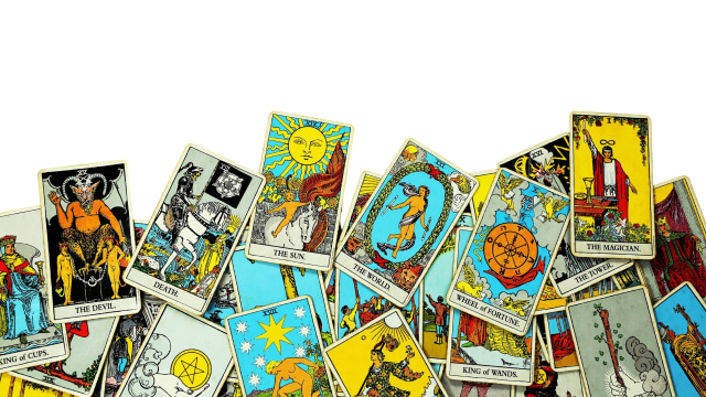 Tarot (Sumber: Canva.com)