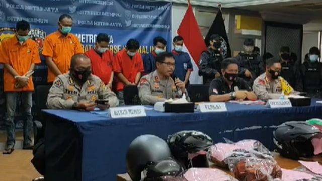 Polda Metro Jaya ungkap Kasus Pembegalan Marinir. Foto: Dok. Polda Metro Jaya