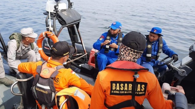 SAR Gabungan Berhasil Temukan 1 ABK KM Bina Rejeki yang Hilang Tenggelam (588160)