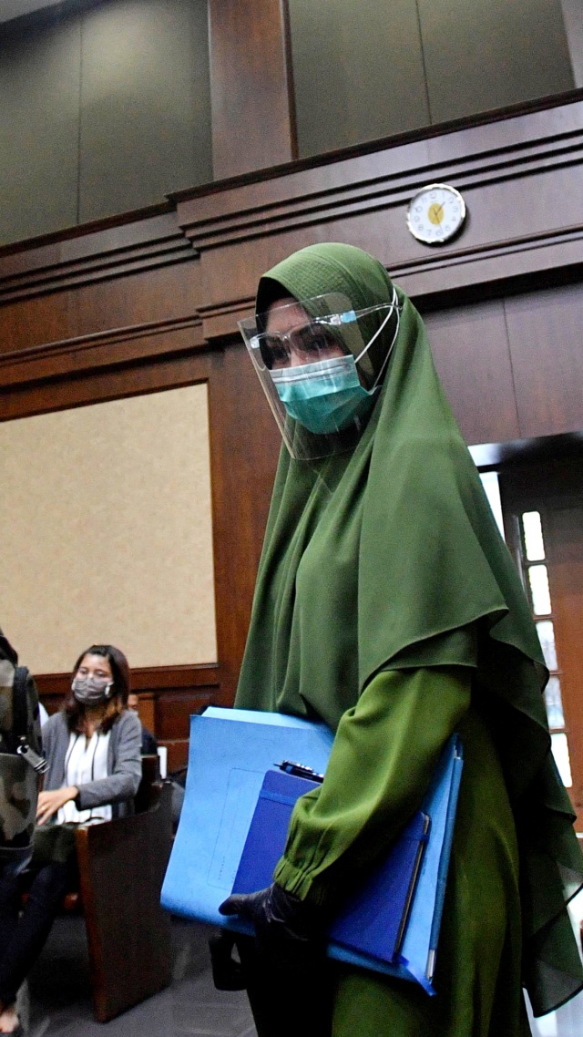 Terdakwa Pinangki Sirna Malasari menjalani sidang lanjutan di Pengadilan Tipikor, Jakarta, Senin (9/11). Foto: Sigid Kurniawan/ANTARA FOTO