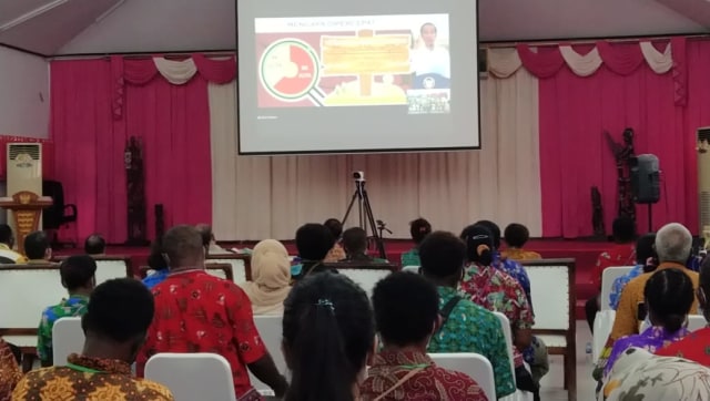 273 Warga Kota Sorong Terima Sertifikat Tanah Gratis dari BPN (18888)