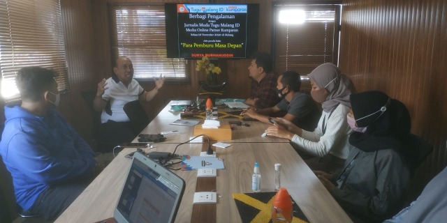 Surya Burhanuddin Berbagi Kisah Sukses dengan Jurnalis Tugu Malang ID (368101)