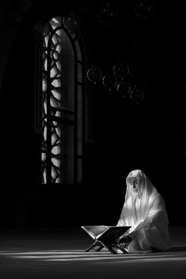 Membaca Al - Qur'an, Foto: Dok. pinterest/yousef almasoud