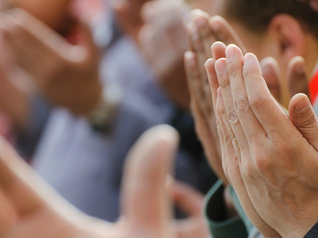 Berdoa untuk Orang Sakit Foto: dok Learn Religions 