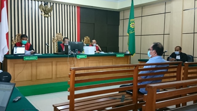 Pengusaha Jeo Fandy Yoesman alias Asiang memberikan kesaksian di Pengadilan Tipikor Jambi. Foto: Yovy Hasendra