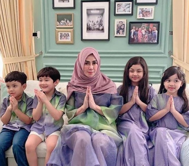 7 Potret Rafathar Bersama Sang Nenek, Amy Qanita (388803)