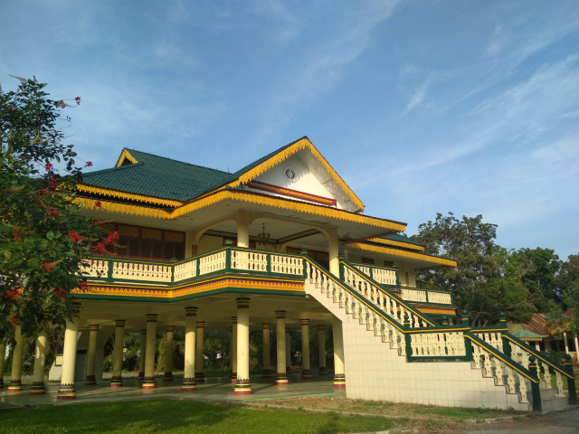 Rumah adat Melayu. Sumber: Wikimedia Commons