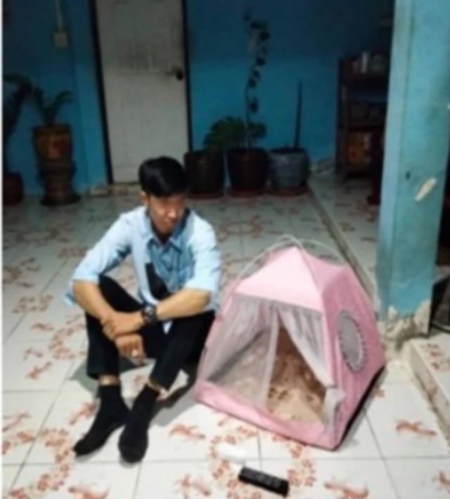 Viral seorang pria di Thailand beli tenda saat promo 11.11 namun yang datang malah tenda kecil. (Foto: Instagram/@worldofbuzzofficial)