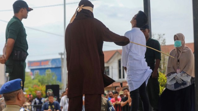 Ilustrasi hukuman cambuk di Banda Aceh. Foto: Suparta/acehkini