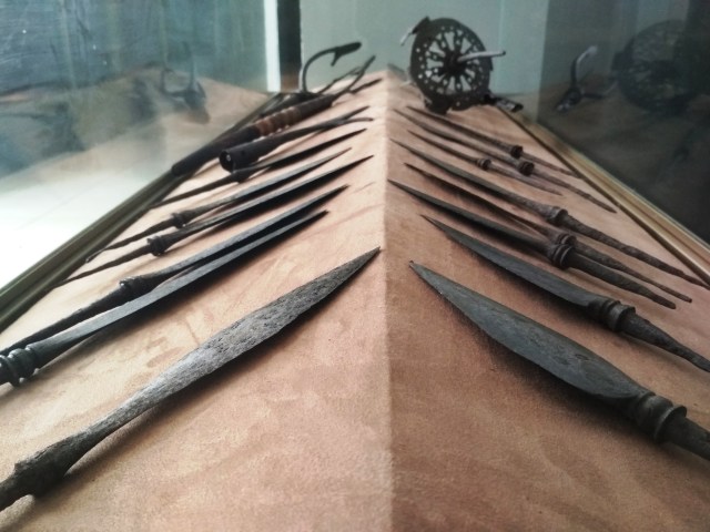 Koleksi senjata kuno peninggalan sejak zaman Sunan Gunung Jati masih tersimpan dan terawat di Museum Pusaka Keraton Kasepuhan Cirebon. (Ciremaitoday)