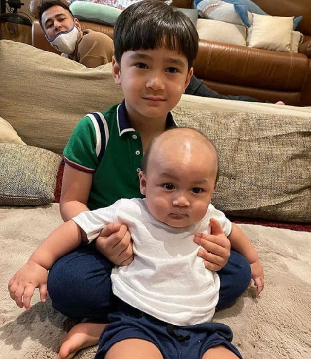 Foto Bareng Rafathar, Netizen Sebut Kiano Hendak Foto KTP (25377)