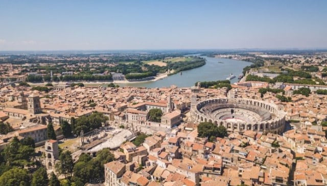 Kota Arles di Prancis Selatan. Kota antik yang menginspirasi Van Gogh. Photo credit: shutterstock 