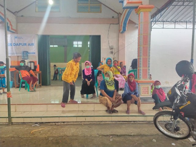Status Gunung Merapi sejak tanggal 5 November 2020 dinaikkan menjadi Siaga Level III. Tercatat sudah 257 warga Tlogolele, Boyolali yang mengungsi di pengungsian