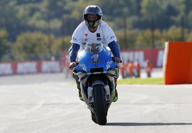 Joan Mir di MotoGP Valencia. Foto: Albert Gea/Reuters