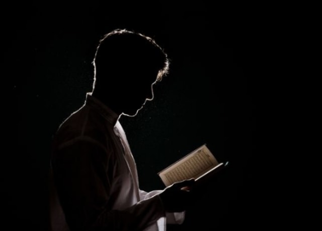 Membaca Doa Setelah Sholat Hajat Sesuai Syariat Islam Kumparan Com