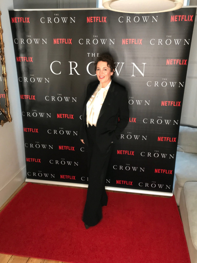Mengintip Gaya Busana Para Pemain The Crown Season 4 saat Premier Virtual (51725)