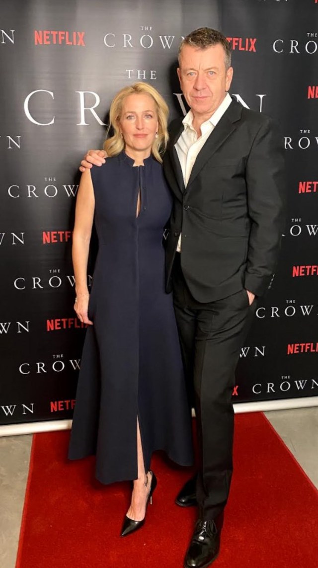 Mengintip Gaya Busana Para Pemain The Crown Season 4 saat Premier Virtual (51727)