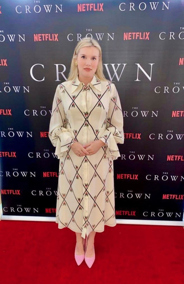 Mengintip Gaya Busana Para Pemain The Crown Season 4 saat Premier Virtual (51729)