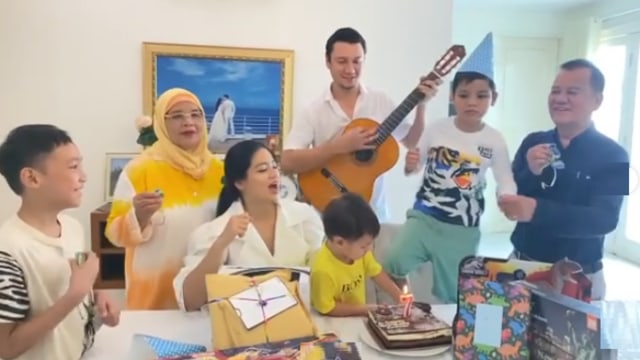 7 Potret Perayaan Ulang Tahun Juna, Putra Titi Kamal dan Christian Sugiono (108574)