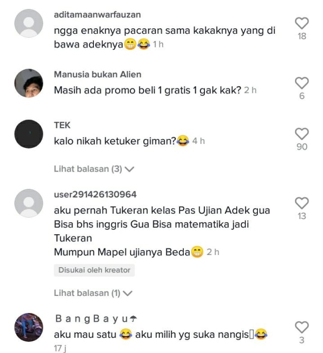 Dua Wanita Kembar Ini Punya Trik Unik saat Sedang Capek Melakukan Ospek Online (312914)