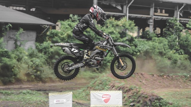 Foto: Keseruan Jajal Sirkuit Off-Road di Pulogadung, Jakarta Timur (54104)