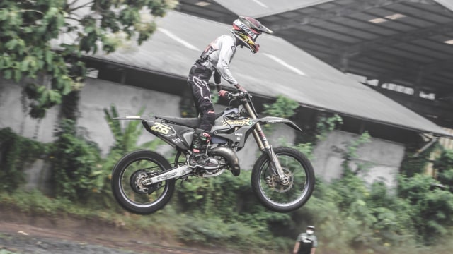 Foto: Keseruan Jajal Sirkuit Off-Road di Pulogadung, Jakarta Timur (54118)