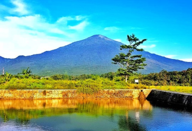 Kisah Singkat Sang Atap Tertinggi Tanah Pasundan 'Ciremai' Sebagai Gunung Api (1164)