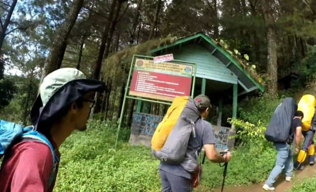 Kisah Singkat Sang Atap Tertinggi Tanah Pasundan 'Ciremai' Sebagai Gunung Api (1166)