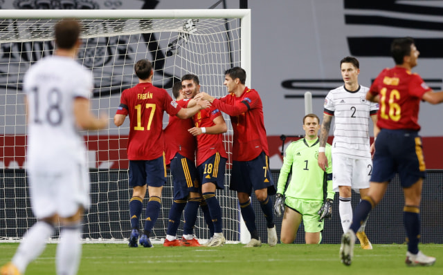 Selebrasi pemain Spanyol saat melawan Jerman di Estadio La Cartuja, Seville, Spanyol. Foto: Marcelo Del Pozo/Reuters