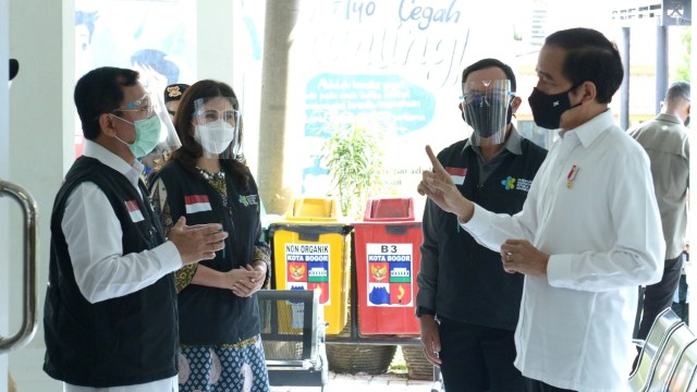 Saat Jokowi Bicara Vaksinasi Corona di Puskesmas Tanah Sareal Bogor (15873)