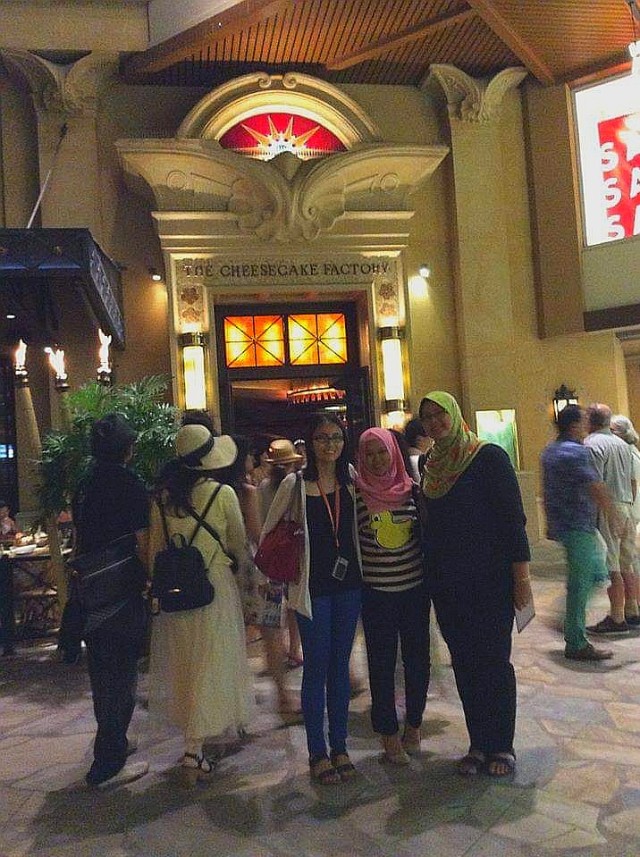 Makan di Restoran Ini Wajib Memberikan Tip Sekurangnya 15% (13062)