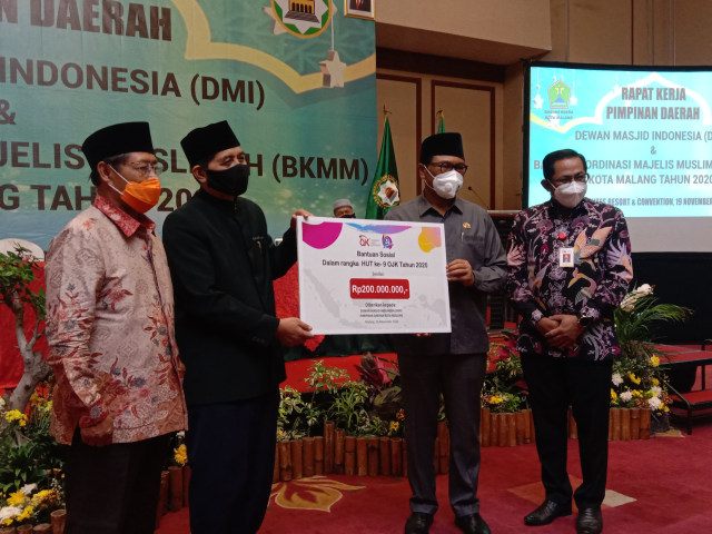 OJK Malang Komitmen Bangun Ekonomi Syariah di Tengah Pandemi (49334)