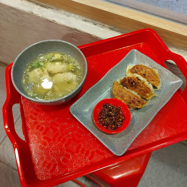 Menikmati Bakmi Ayam Halal ala Kedai Mi Mungil di Jalan Ciranjang (271018)