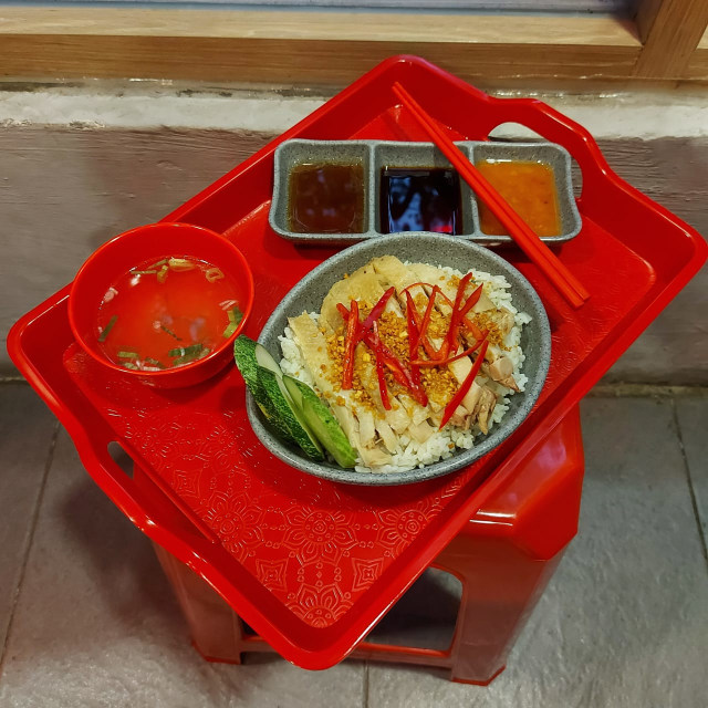 Menikmati Bakmi Ayam Halal ala Kedai Mi Mungil di Jalan Ciranjang (271017)