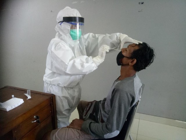 Laboratorium PCR untuk Tes Swab di Buleleng Mulai Tahap Uji Coba (6934)