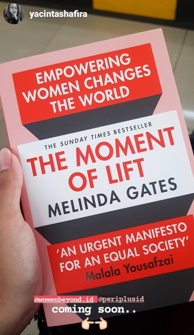 The Moment of Lift: How Empowering Women Changes the World (52459)