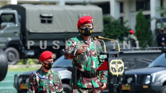 Panglima TNI Marsekal TNI Hadi Tjahjanto melakukan inspeksi mendadak ke Komando Pasukan Khusus (Kopassus) TNI AD di Cijantung Jaktim. Foto: Puspen TNI